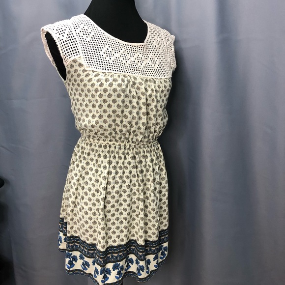 Forever 21- Crochet boho floral dress - Picture 6 of 7